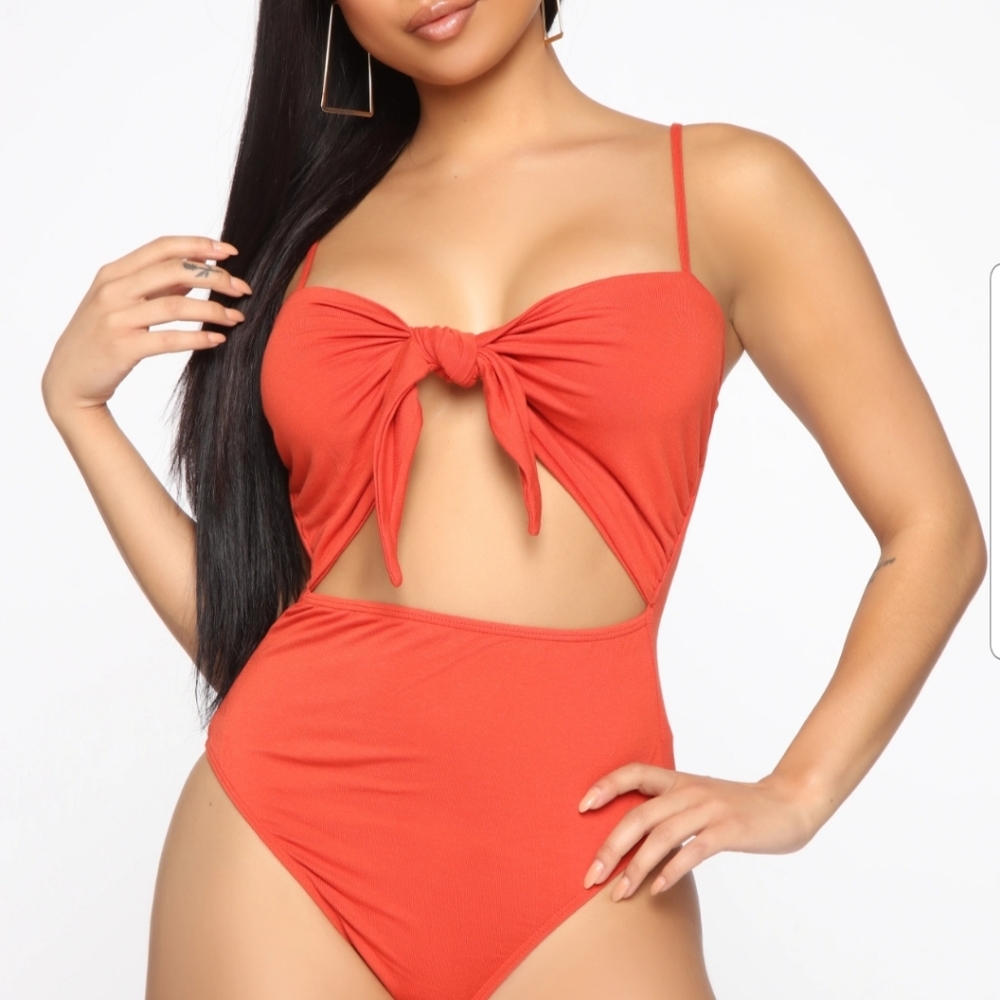 Fashion nova bodysuit